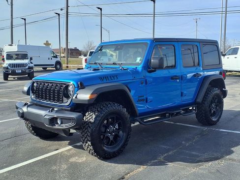 Used 2025 Jeep Wrangler Willys image 3