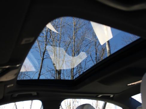 Used 2023 BMW 530i xDrive 530i xDrive w/ Premium Package image 20