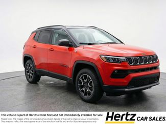 Used 2025 Jeep Compass Trailhawk video 1