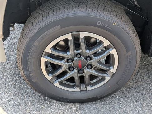 Used 2026 Toyota Tacoma TRD Sport image 5