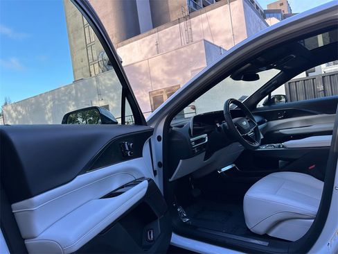 New 2026 Cadillac Lyriq Sport image 20