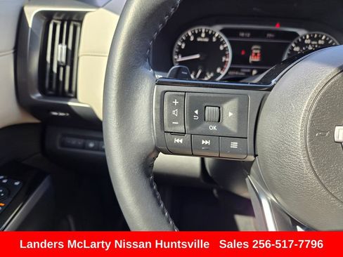 Used 2023 Nissan Pathfinder SL w/ SL Premium Package FWD image 28