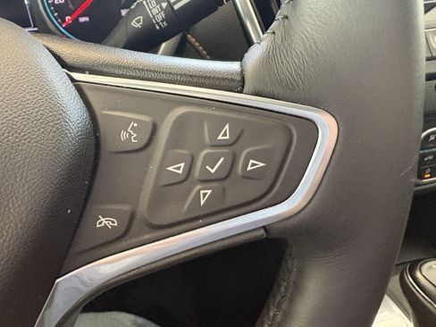 Used 2018 Chevrolet Equinox Premier image 13