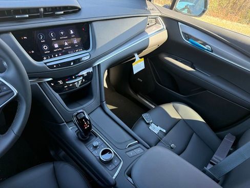 New 2026 Cadillac XT5 Luxury image 29