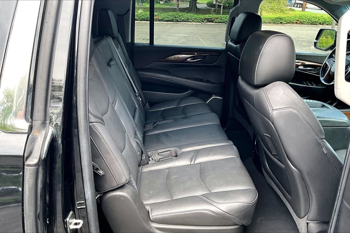 Used 2016 Cadillac Escalade ESV 2WD image 12