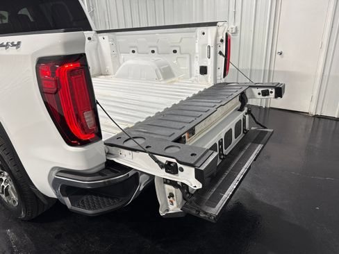 Used 2024 GMC Sierra 1500 SLT AWD/4WD image 42