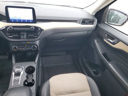 Used 2022 Ford Escape Titanium w/ Titanium Premium Package FWD image 33