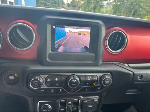 Used 2021 Jeep Gladiator Rubicon w/ LED Lighting Group image 18