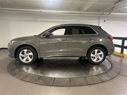 Used 2020 Audi Q3 2.0T Premium w/ Convenience Package AWD/4WD image 5