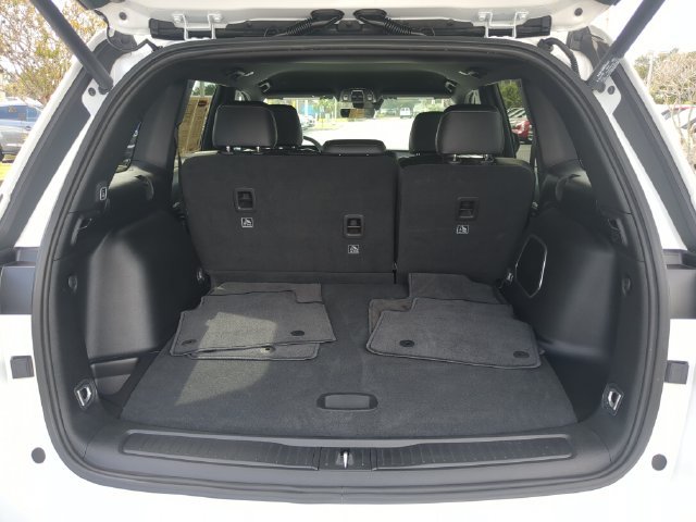 Used 2025 Jeep Grand Cherokee Limited RWD image 12
