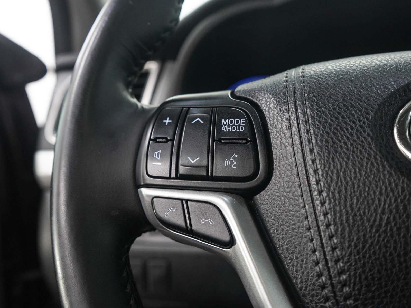 Used 2018 Toyota Highlander XLE AWD/4WD image 26