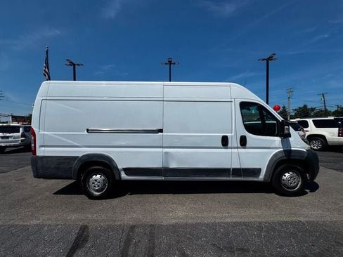Used 2017 RAM ProMaster 3500 w/ Premium Appearance Group FWD image 4