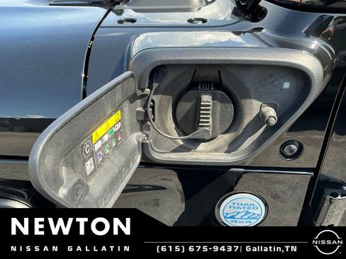 Used 2023 Jeep Wrangler Unlimited Sahara w/ Cold Weather Group AWD/4WD image 29