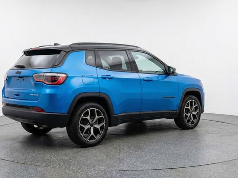Used 2025 Jeep Compass Limited AWD/4WD image 7