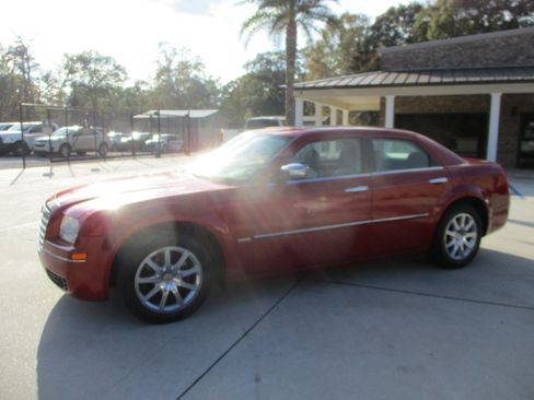 Used 2010 Chrysler 300 Touring image 22