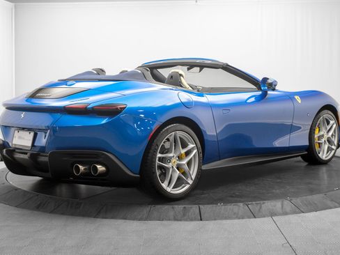 Used 2026 Ferrari Roma Spider RWD image 7