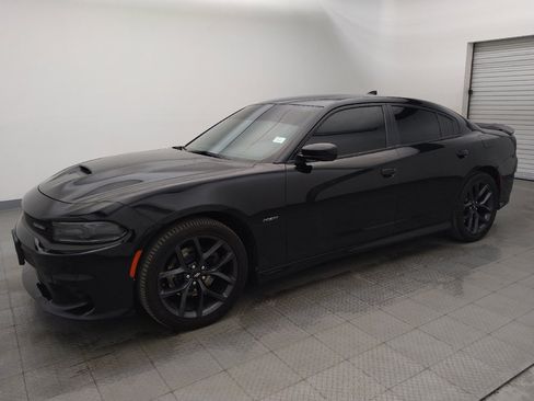 Used 2019 Dodge Charger R/T w/ Blacktop Package image 2
