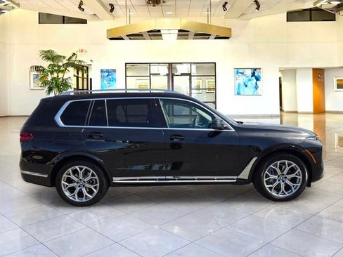 Used 2026 BMW X7 xDrive40i w/ Premium Package AWD/4WD image 4