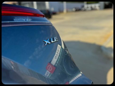 Used 2024 Toyota Corolla Cross XLE w/ Convenience Package FWD image 10