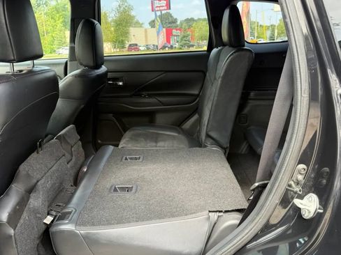 Used 2020 Mitsubishi Outlander LE AWD/4WD image 13