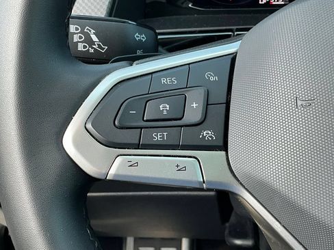 Used 2024 Volkswagen Atlas Peak Edition SE AWD/4WD image 39