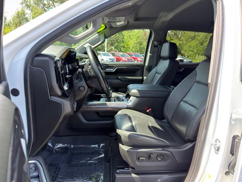 Used 2024 Chevrolet Silverado 1500 LTZ w/ LTZ Convenience Package II AWD/4WD image 12