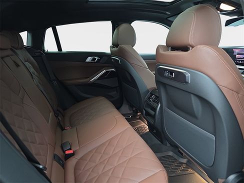 New 2026 BMW X6 xDrive40i image 11