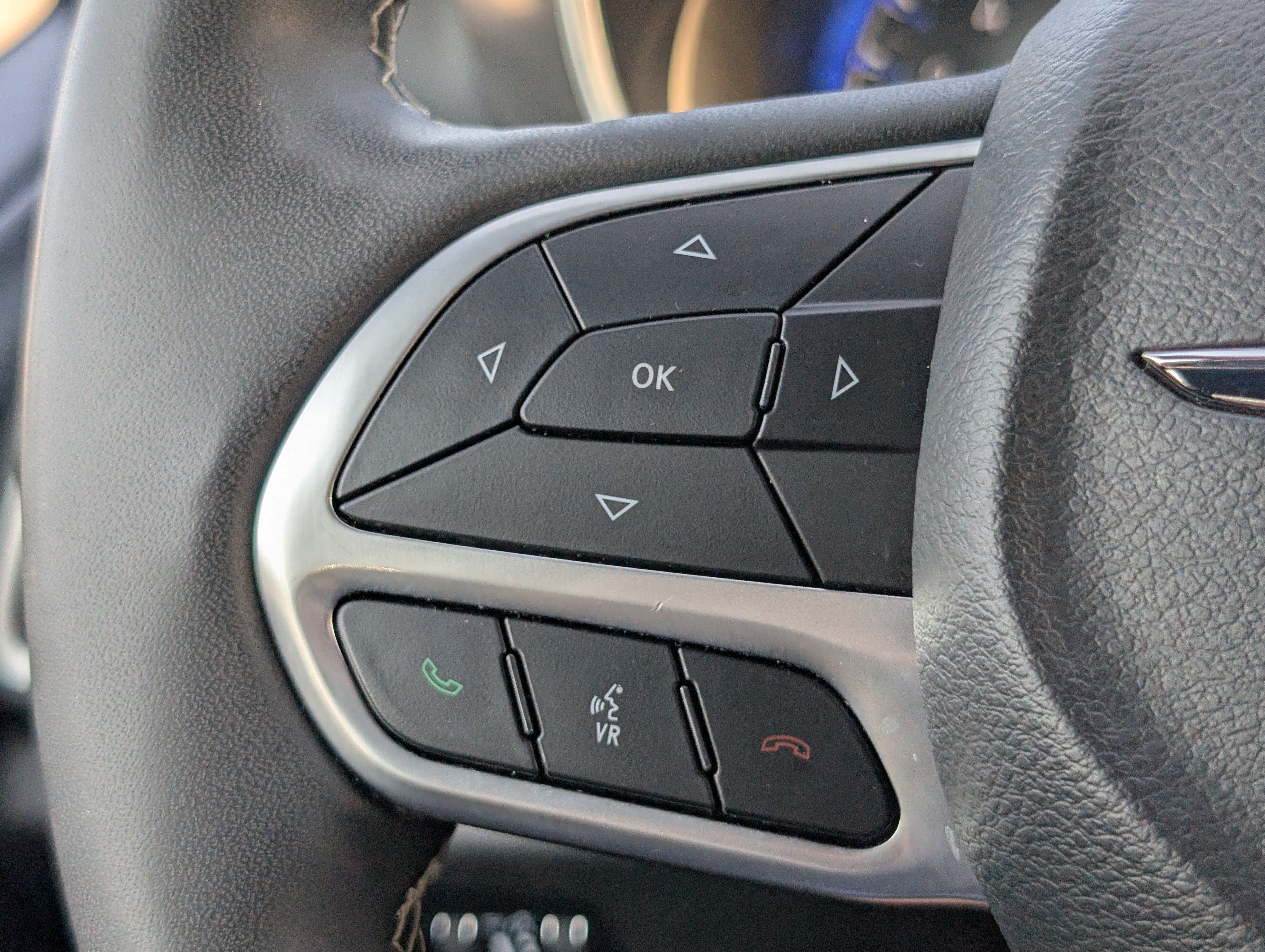 Used 2025 Chrysler Pacifica Select FWD image 23