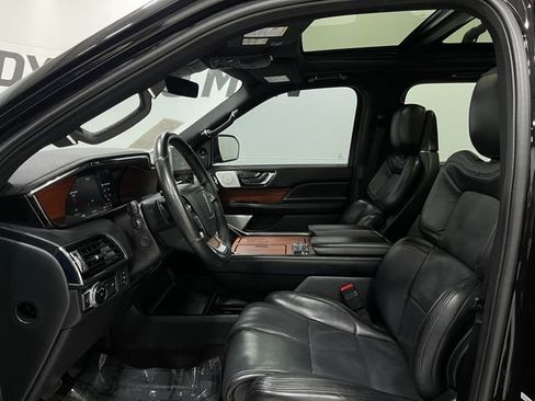 Used 2020 Lincoln Navigator Reserve w/ Luxury Package image 13