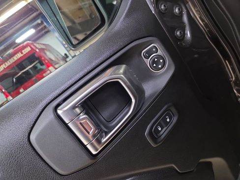 New 2026 Jeep Wrangler Unlimited Rubicon image 12