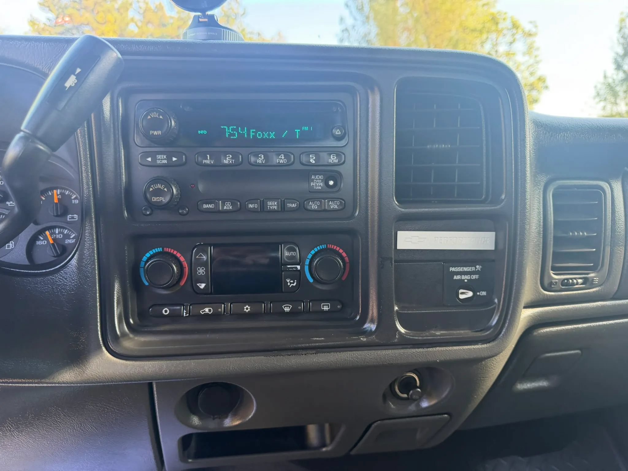 Used 2004 Chevrolet Silverado 2500 LS RWD image 20