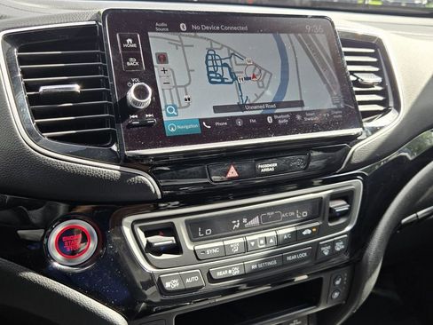 Used 2025 Honda Ridgeline Black Edition image 19