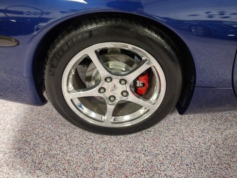 Used 2004 Chevrolet Corvette Convertible w/ Preferred Equipment Group RWD image 24