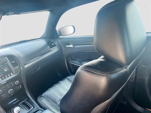 Used 2022 Chrysler 300 S image 25