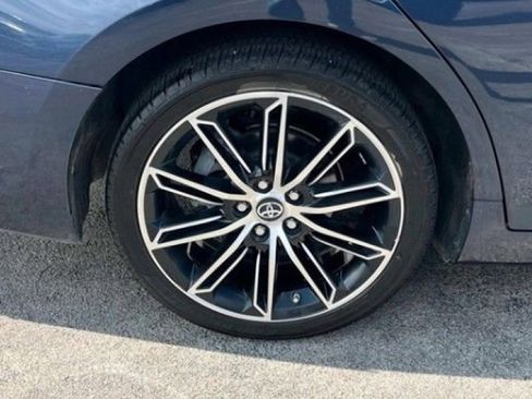 Used 2019 Toyota Avalon XSE image 15