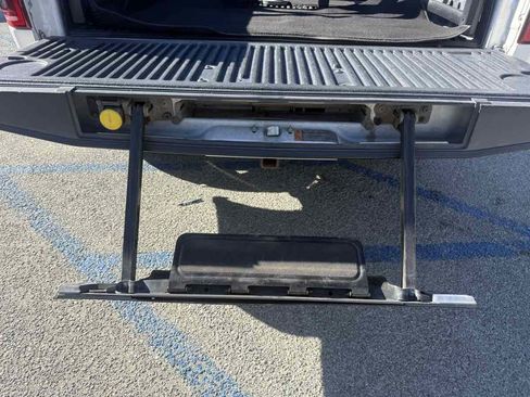 Used 2016 Ford F150 Platinum w/ Equipment Group 701A Luxury image 28