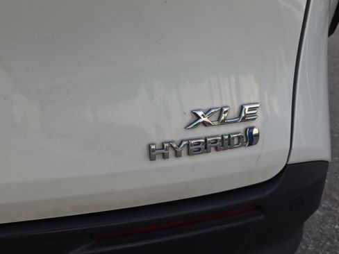 Used 2021 Toyota Sienna XLE image 31