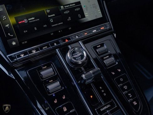 Used 2025 Aston Martin V8 Vantage Coupe image 15