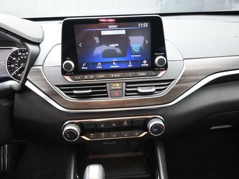 Used 2024 Nissan Altima 2.5 SV FWD image 4