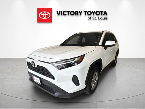Used 2025 Toyota RAV4 XLE AWD/4WD image 7