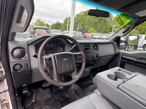 Used 2016 Ford F550 4x4 Regular Cab Super Duty image 25
