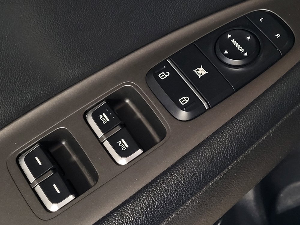 Used 2019 Kia Optima S FWD image 27