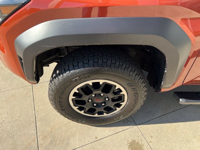 Used 2025 Toyota Tacoma TRD Off-Road AWD/4WD image 13