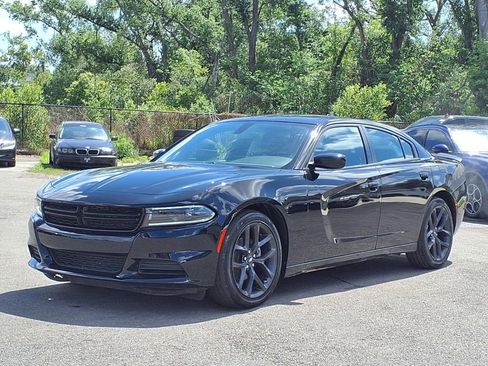 Used 2023 Dodge Charger SXT w/ Blacktop Package RWD image 3