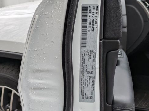 Used 2020 Jeep Grand Cherokee Laredo w/ Quick Order Package 2BN North image 15