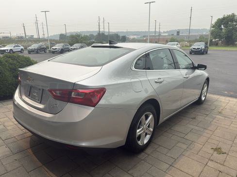 Used 2021 Chevrolet Malibu LS FWD image 8