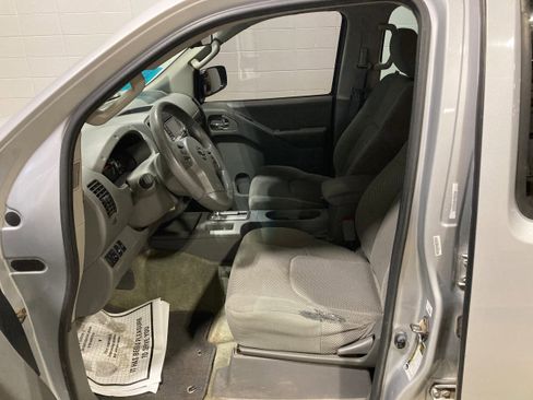 Used 2015 Nissan Frontier SV image 21