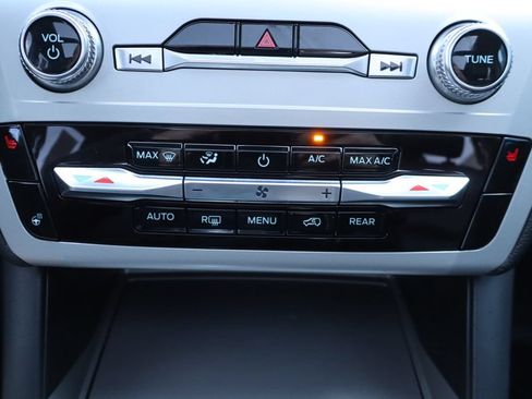 Used 2023 Ford Explorer XLT w/ Equipment Group 202A AWD/4WD image 11