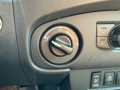 Used 2023 Nissan Frontier PRO-4X w/ Pro Convenience Package AWD/4WD image 28