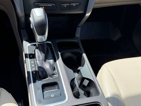 Used 2018 Ford Escape SEL image 16